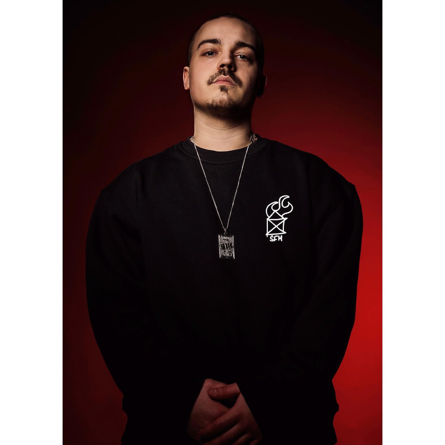 steuerfreimoney_sfm_fa_brennt_sweater_front