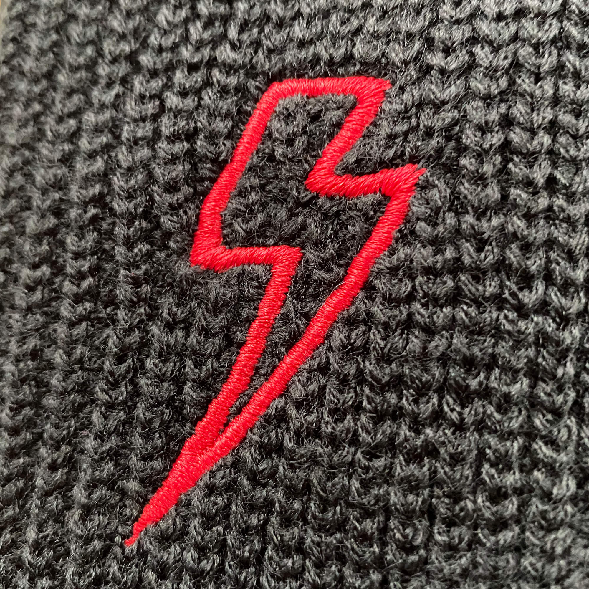 sfm-scheisse-im-kopf-sturmmaske-detail-blitz