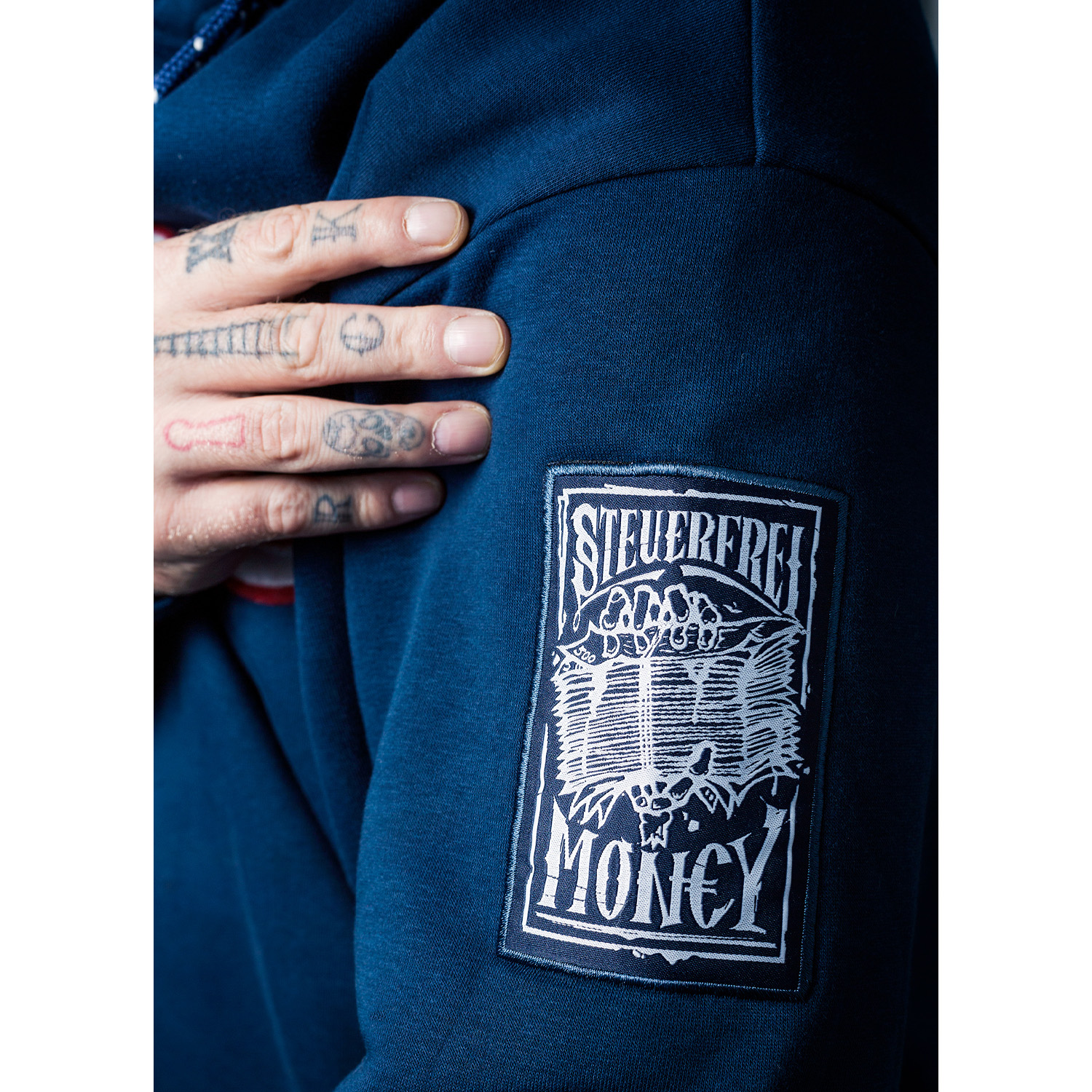 steuerfreimoney_90s_hoodie_navy_05